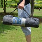 黒いヨガのマットは袋の練習の適性のキャリアの調節可能なスポーツが袋を運ぶナイロン網の中心を運びます サプライヤー